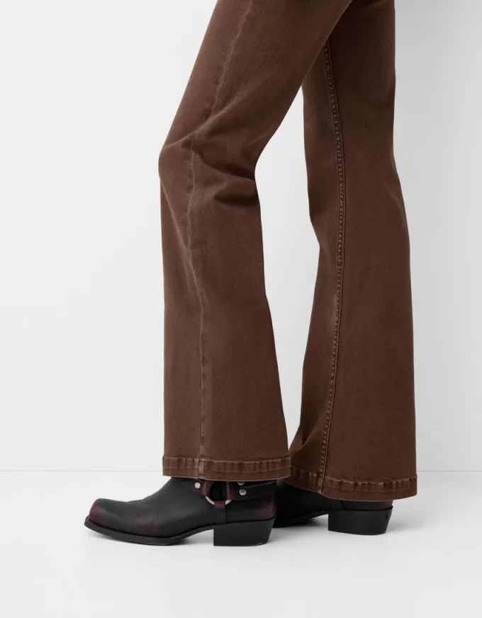 Pantaloni evazați din twill Pantaloni evazați din twill