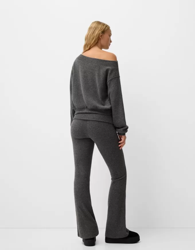 Pantaloni evazați la atingere moale, cu talie rabatabilă Pantaloni evazați la atingere moale, cu talie rabatabilă