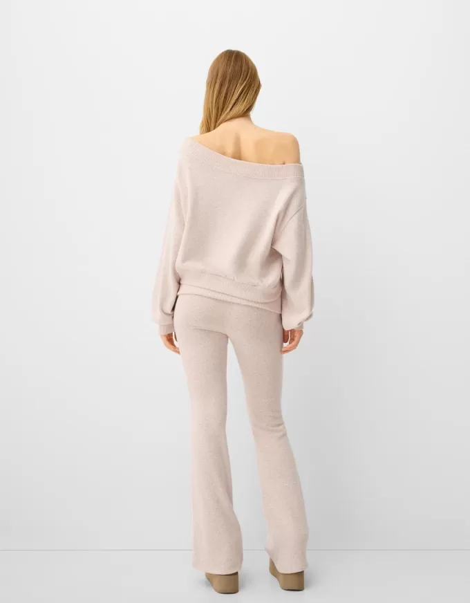 Pantaloni evazați la atingere moale, cu talie rabatabilă Pantaloni evazați la atingere moale, cu talie rabatabilă