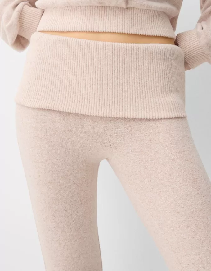 Pantaloni evazați la atingere moale, cu talie rabatabilă Pantaloni evazați la atingere moale, cu talie rabatabilă