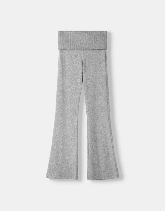Pantaloni evazați la atingere moale, cu talie rabatabilă Pantaloni evazați la atingere moale, cu talie rabatabilă