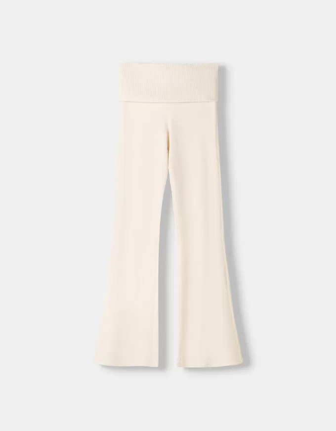 Pantaloni evazați la atingere moale, cu talie rabatabilă Pantaloni evazați la atingere moale, cu talie rabatabilă