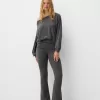 Pantaloni evazați la atingere moale, cu talie rabatabilă Pantaloni evazați la atingere moale, cu talie rabatabilă