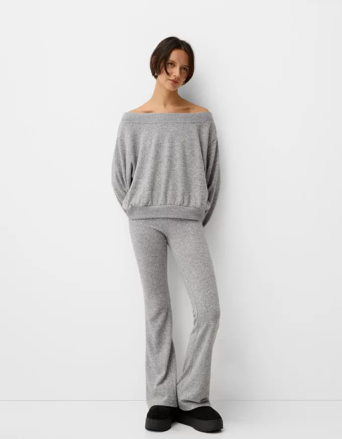 Pantaloni evazați la atingere moale, cu talie rabatabilă Pantaloni evazați la atingere moale, cu talie rabatabilă
