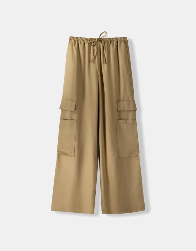 Pantaloni fluidi cu buzunar lateral Pantaloni fluidi cu buzunar lateral