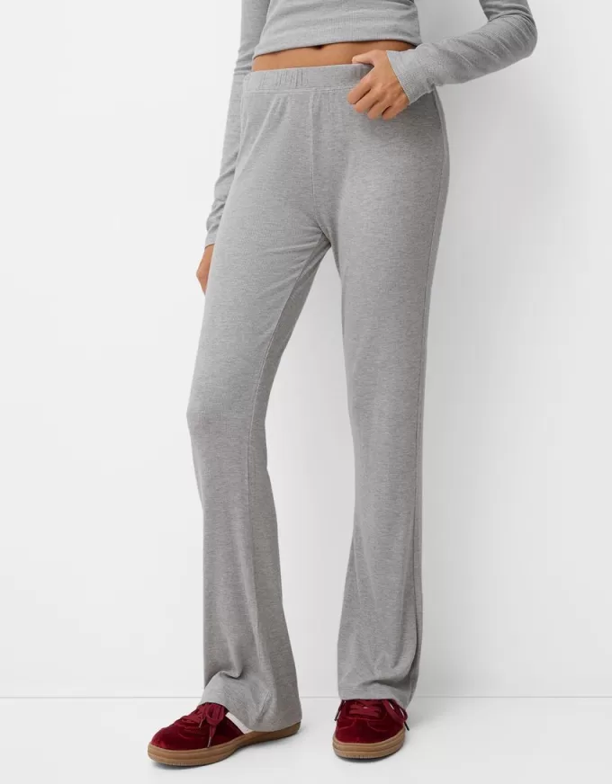 Pantaloni fluidi cu coaste