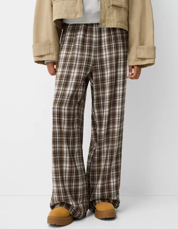 Pantaloni în carouri cu potrivire dreaptă Pantaloni în carouri cu potrivire dreaptă