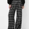 Pantaloni în carouri cu potrivire dreaptă Pantaloni în carouri cu potrivire dreaptă