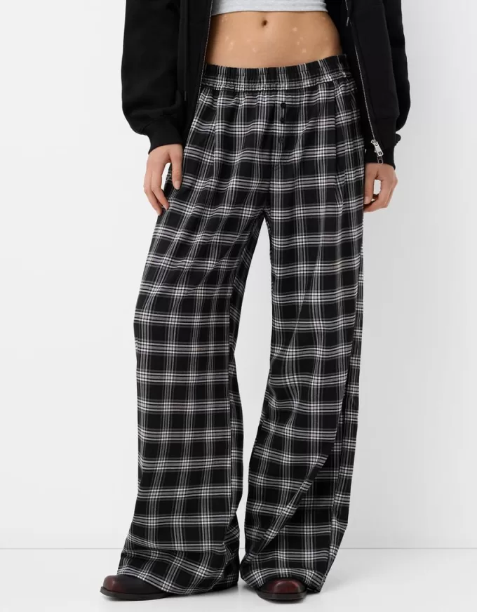 Pantaloni în carouri cu potrivire dreaptă Pantaloni în carouri cu potrivire dreaptă