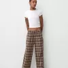Pantaloni în carouri cu potrivire dreaptă Pantaloni în carouri cu potrivire dreaptă