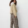 Pantaloni în carouri cu potrivire dreaptă Pantaloni în carouri cu potrivire dreaptă