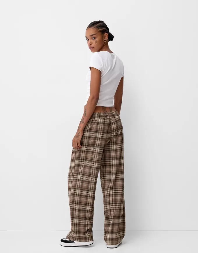 Pantaloni în carouri cu potrivire dreaptă Pantaloni în carouri cu potrivire dreaptă