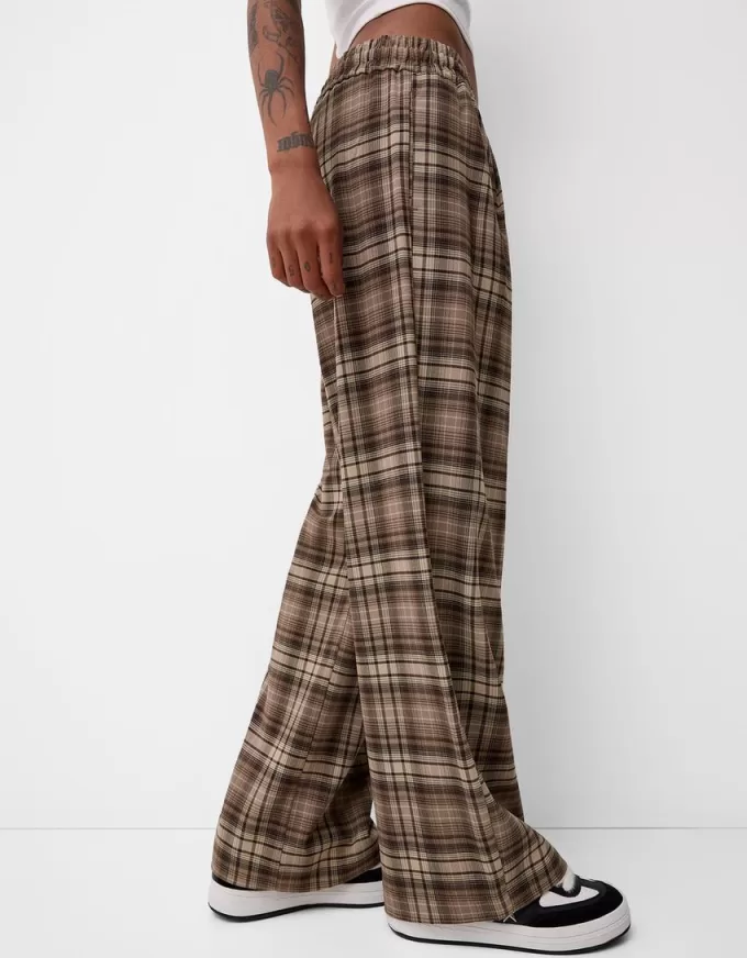 Pantaloni în carouri cu potrivire dreaptă Pantaloni în carouri cu potrivire dreaptă