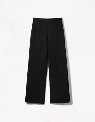 Pantaloni largi
