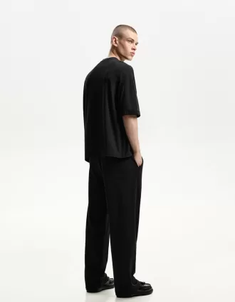 Pantaloni largi