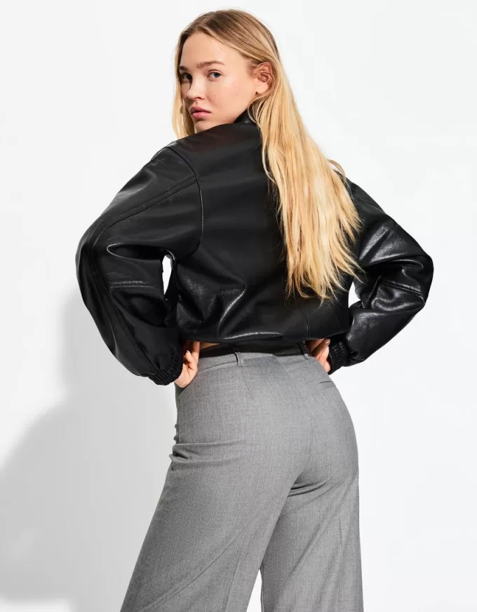 Pantaloni largi