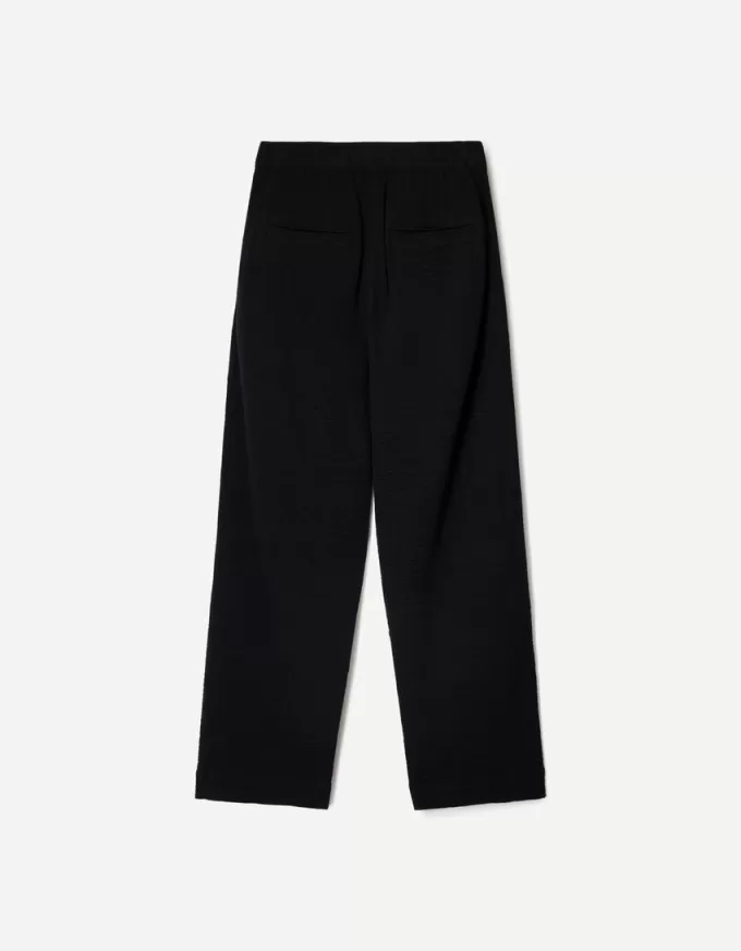 Pantaloni largi