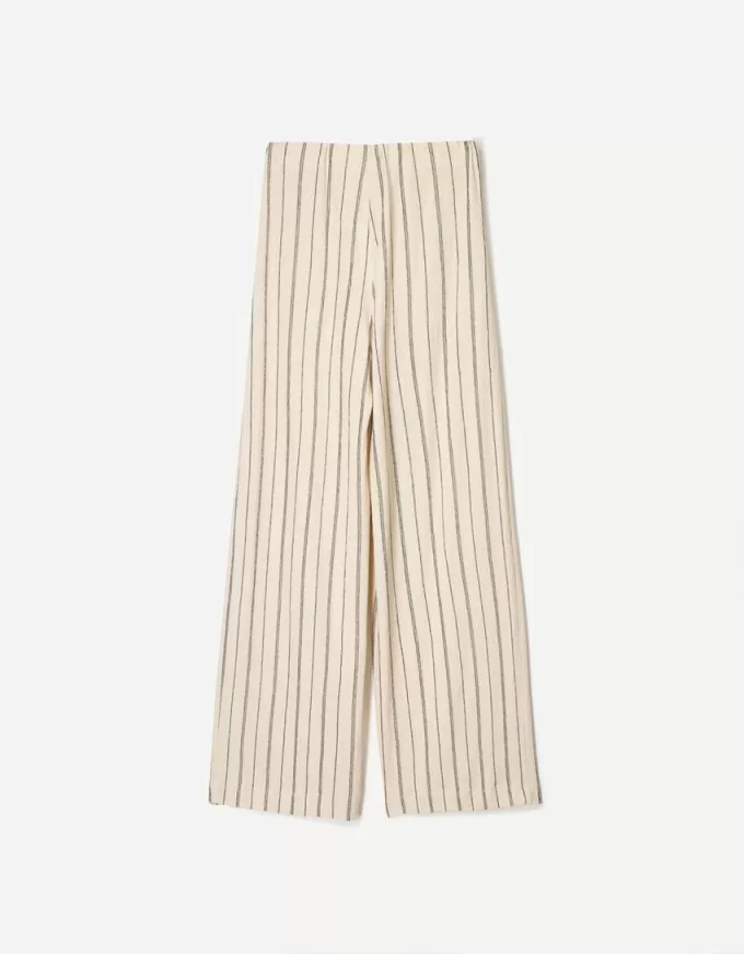 Pantaloni largi