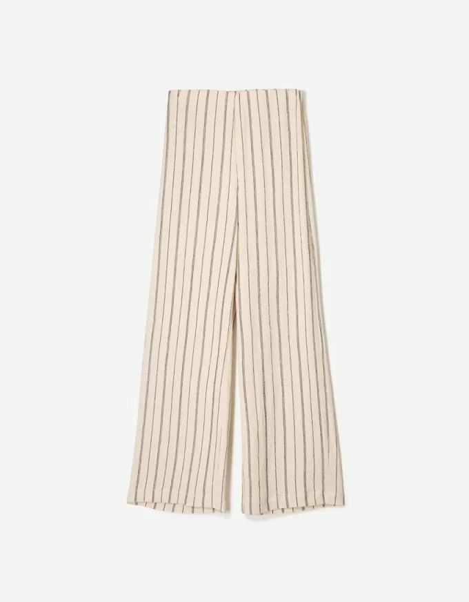 Pantaloni largi