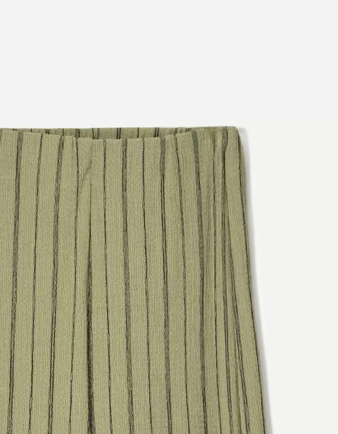 Pantaloni largi