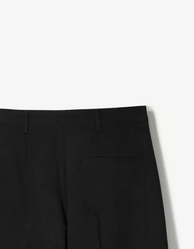 Pantaloni largi