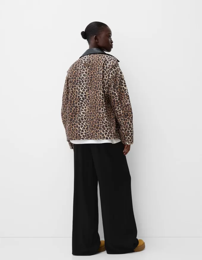 Pantaloni largi