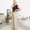 Pantaloni largi