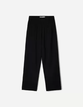 Pantaloni largi