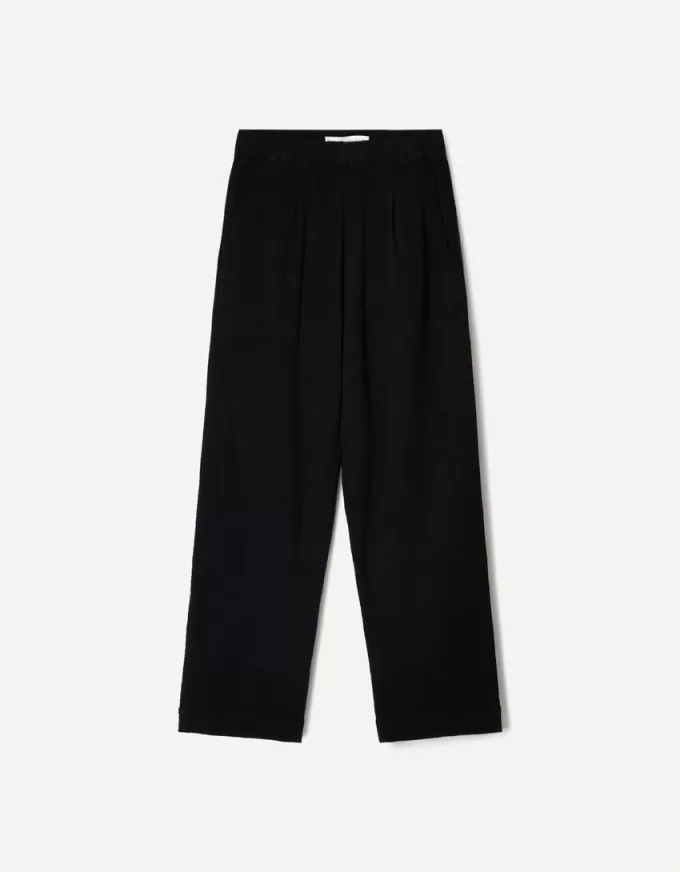 Pantaloni largi