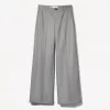 Pantaloni largi