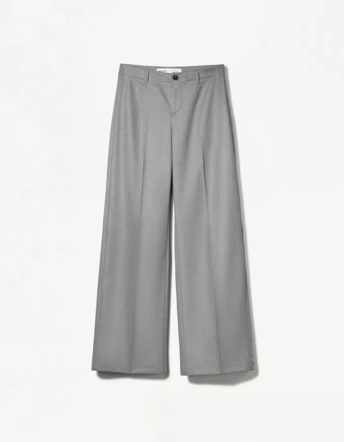 Pantaloni largi