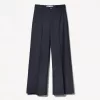 Pantaloni largi