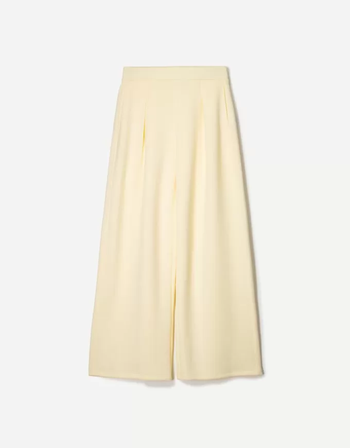 Pantaloni largi