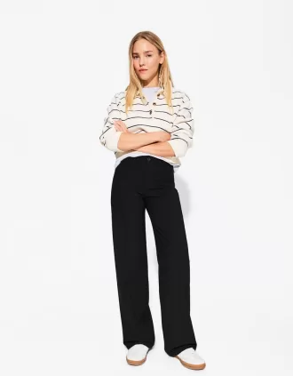 Pantaloni largi