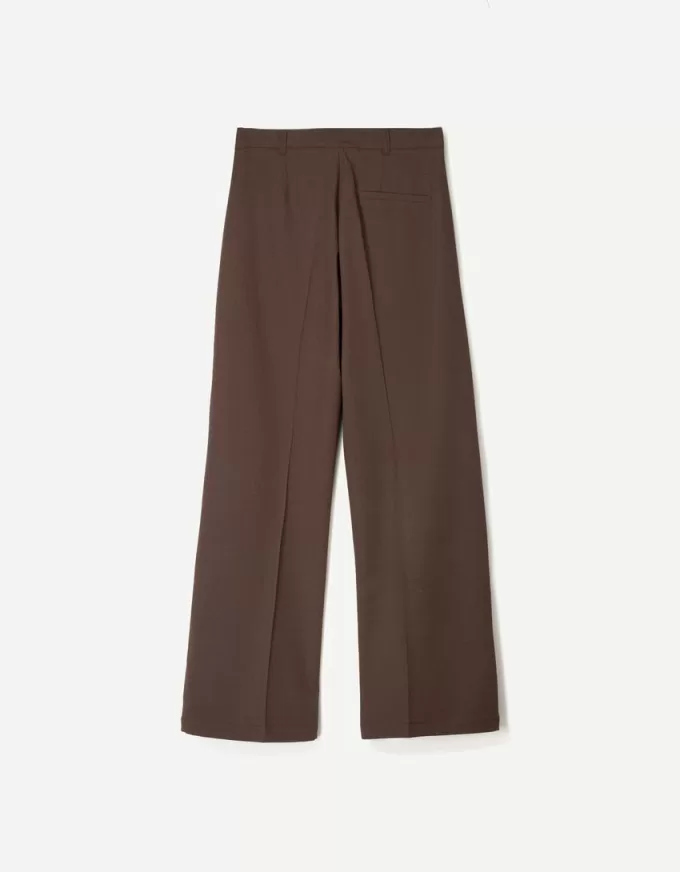 Pantaloni largi