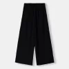 Pantaloni largi