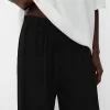 Pantaloni largi