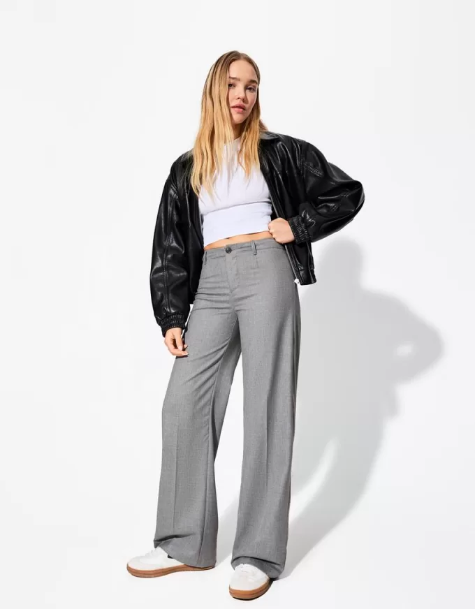 Pantaloni largi