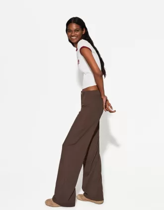 Pantaloni largi