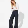 Pantaloni largi