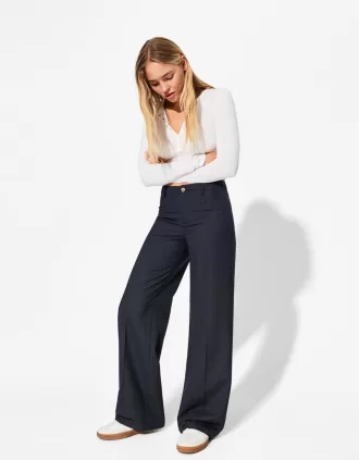 Pantaloni largi
