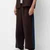 Pantaloni largi cu dungi laterale Pantaloni largi cu dungi laterale