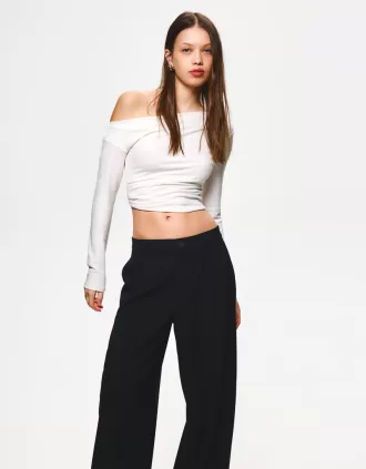 Pantaloni largi cu talie joasă