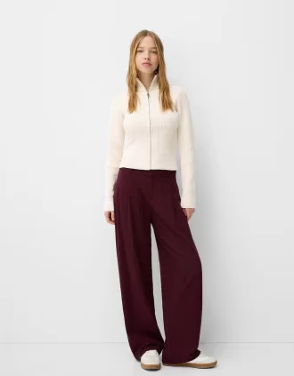 Pantaloni largi cu talie joasă