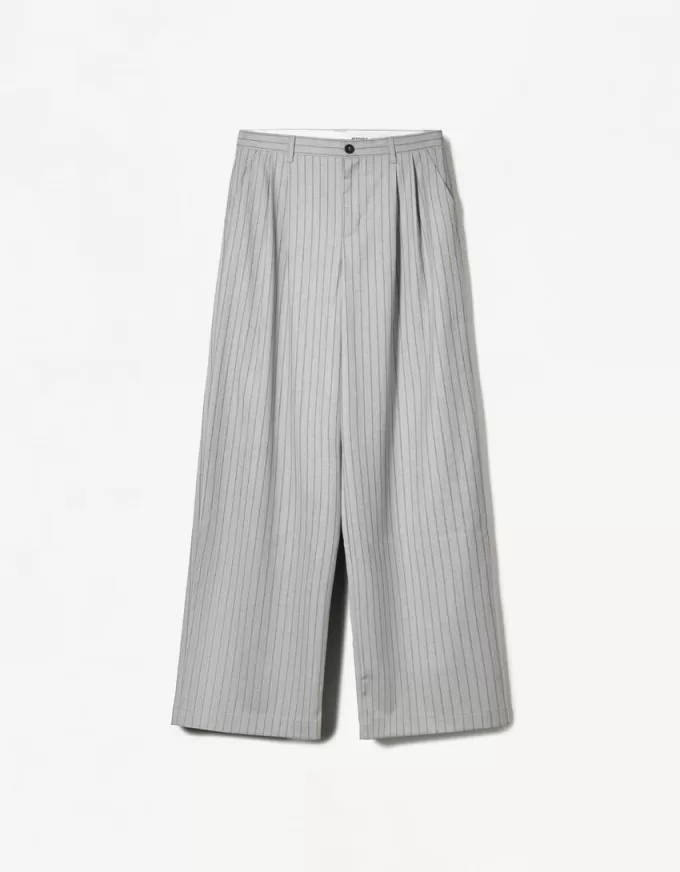 Pantaloni largi cu talie joasă Pantaloni largi cu talie joasă