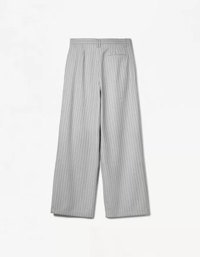 Pantaloni largi cu talie joasă Pantaloni largi cu talie joasă