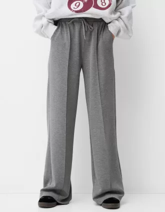 Pantaloni largi la atingere moale