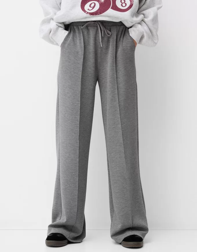 Pantaloni largi la atingere moale