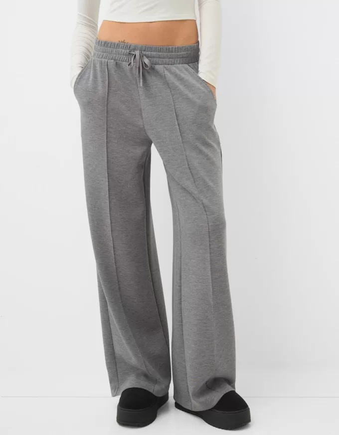 Pantaloni largi la atingere moale