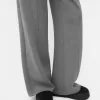 Pantaloni largi la atingere moale